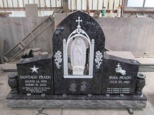 Ксингиан је прилагодио верску главу у западном стилу